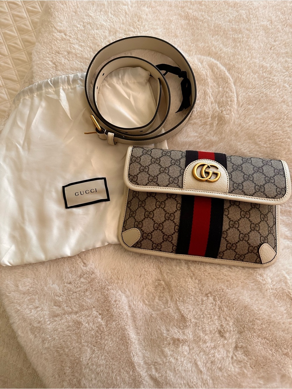 Gucci Beige GG Supreme Canvas Crossbody with Navy and Red Web Stripe - Picture 2 of 7